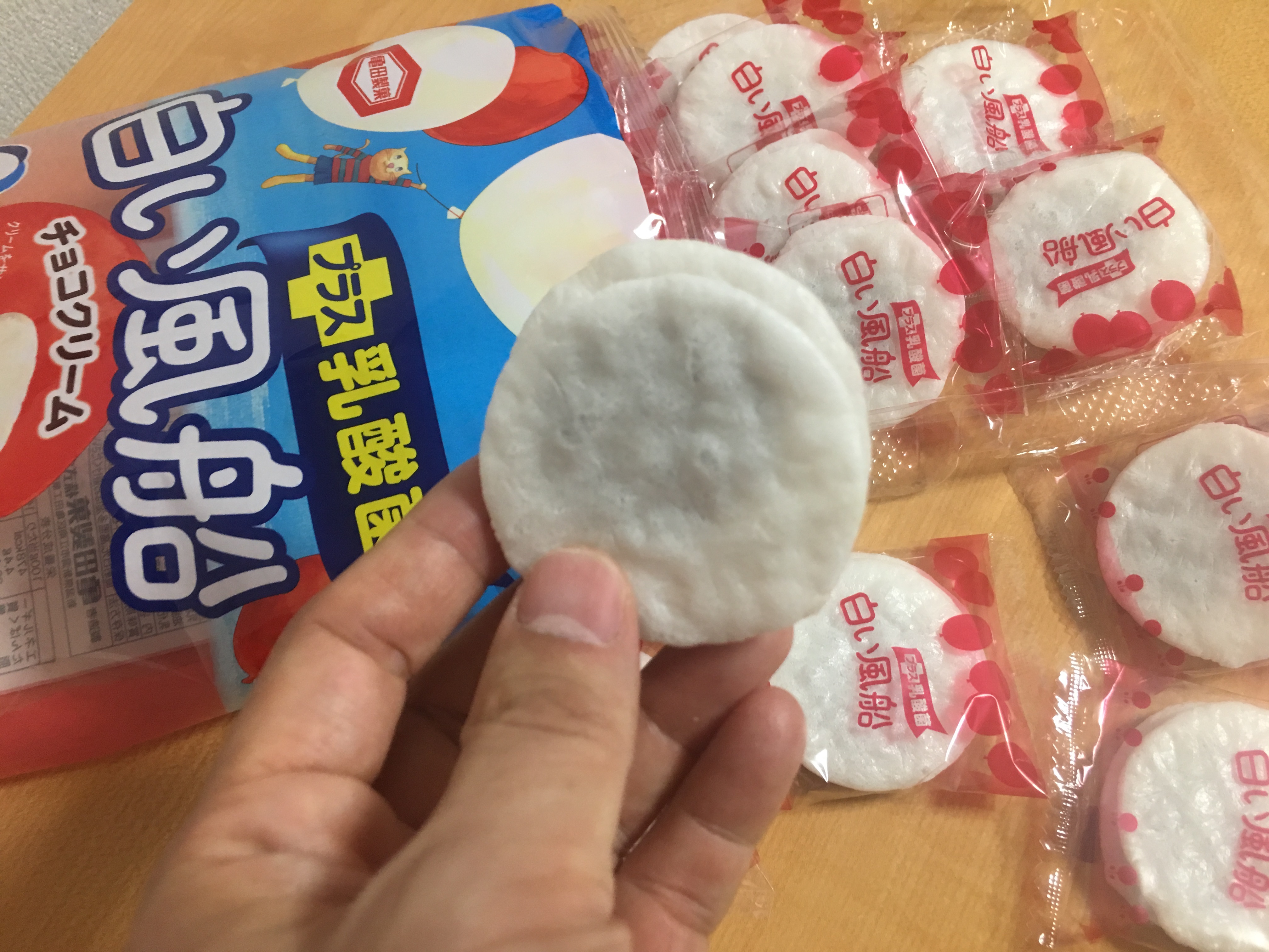 Shiroi Fusen: Chocolate Sandwich White Senbei Crackers - Recommendation ...