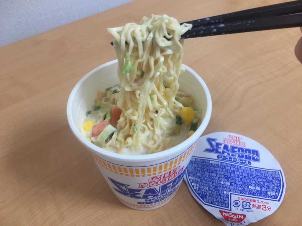 I tried making Nissin Cup Noodles Seafood with Milk - Recommendation of